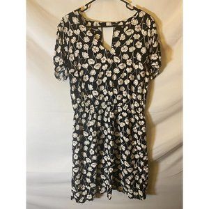 - Gap Womens SIze large L Black white floral dress summer fun